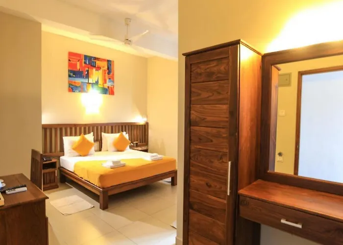 Port View City Hotel