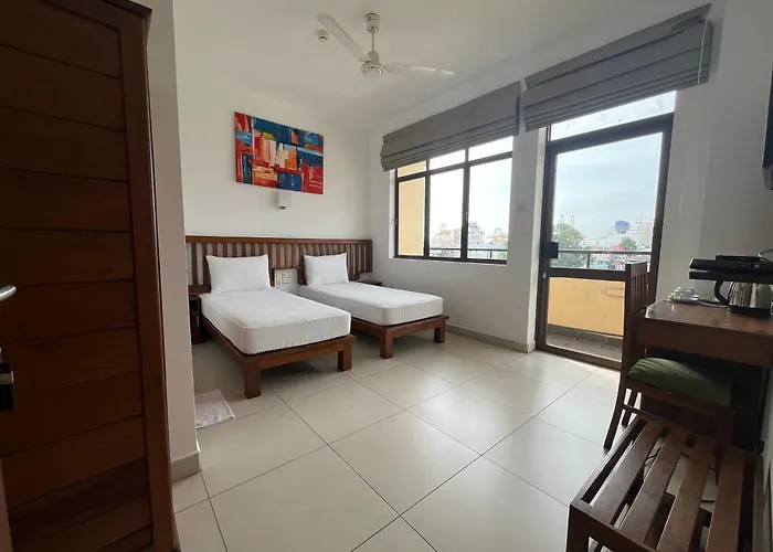 Port View City Hotel