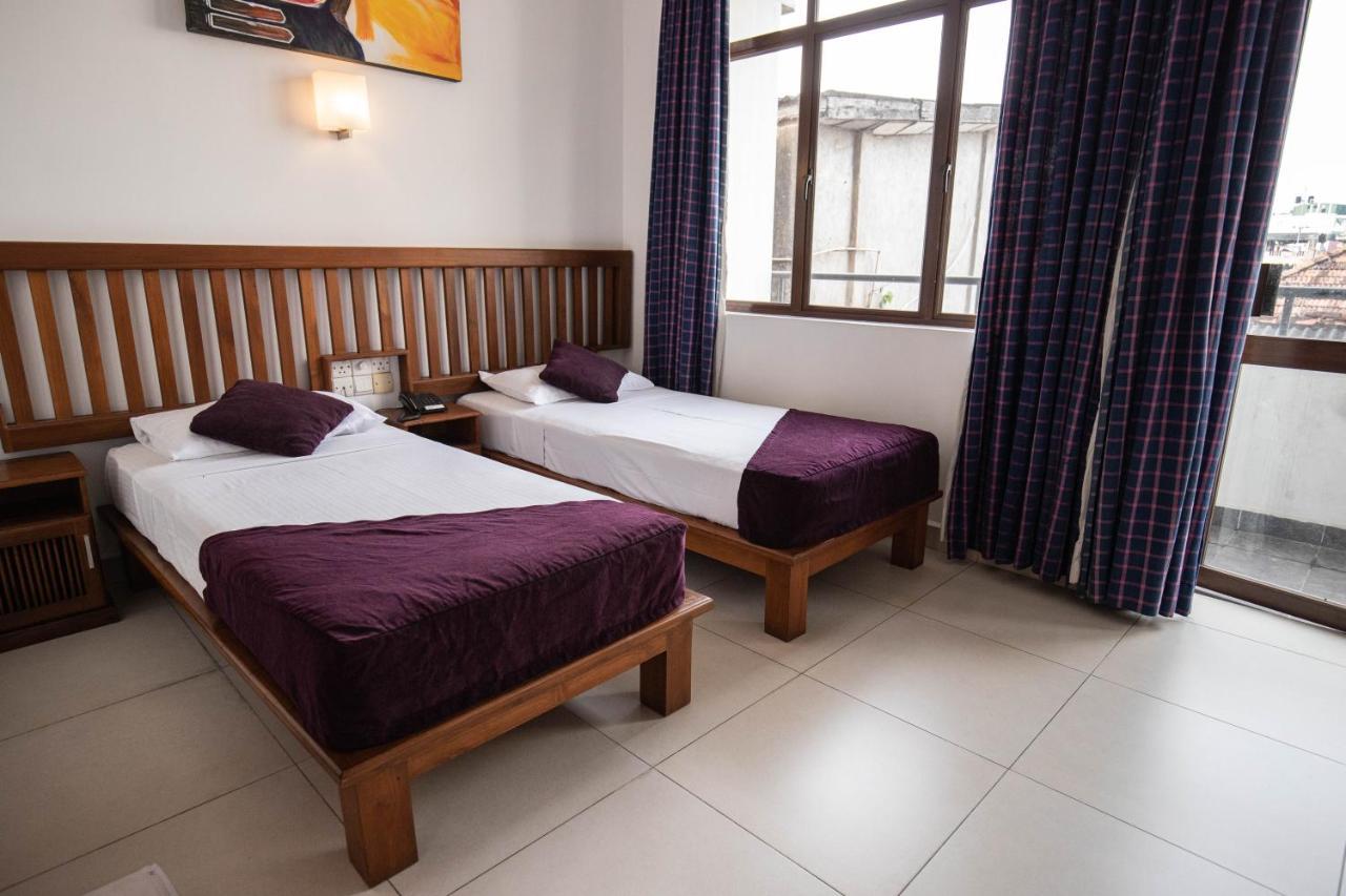 Port View Hotel 3*
