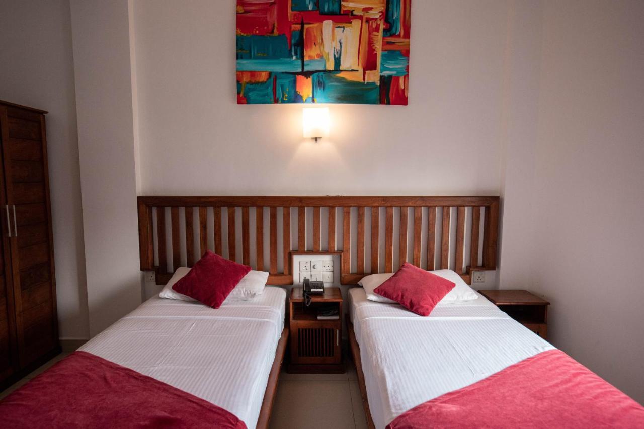 Port View 3* Colombo